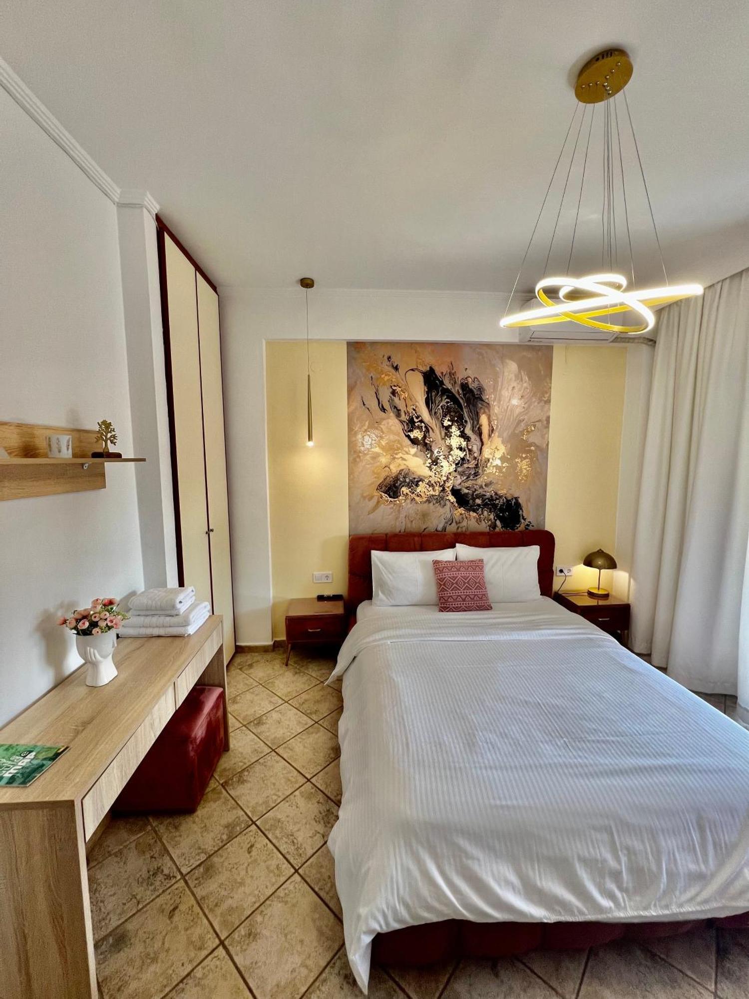 Lux 1 Serres
